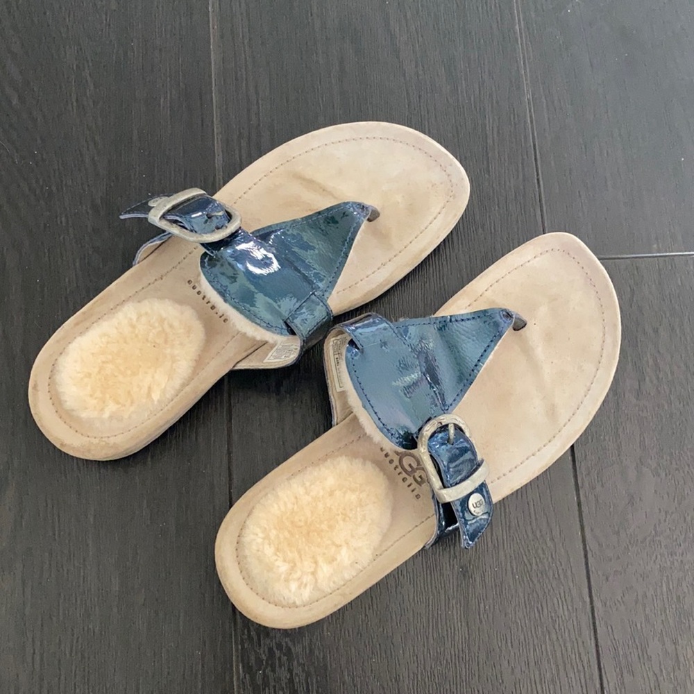 Ugg 1809 Gypsy Thong Blue Sandals size 5